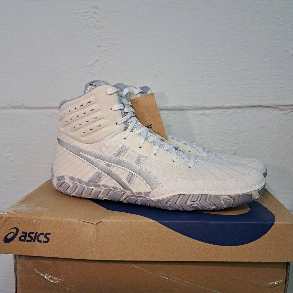 NEW Asics Aggressor 4 Wrestling Shoes - White/Pure Silver Men's Size 8